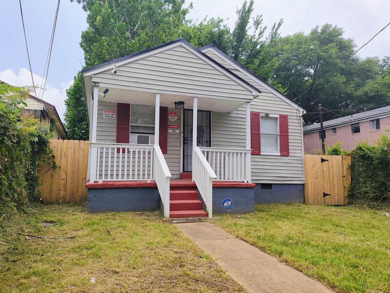 293 Manassas St - Photo 1