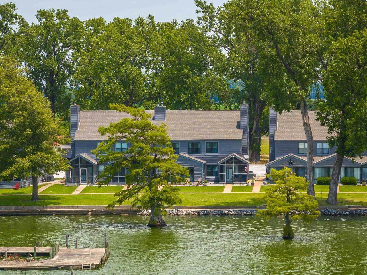 1295 Horseshoe #301 Cir - Photo 1