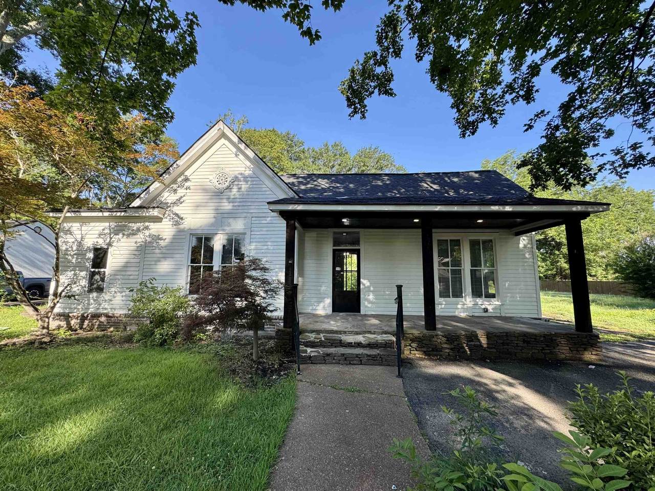 303 West St - Photo 1