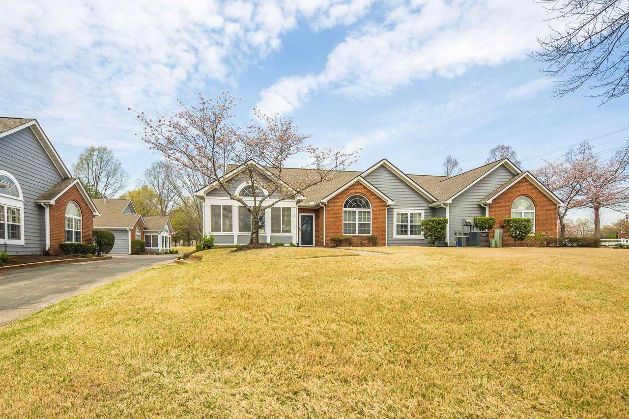253 Oak Bluff Ln - Photo 1