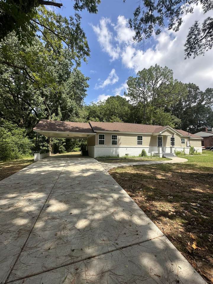 3402 Lakeview Rd - Photo 1