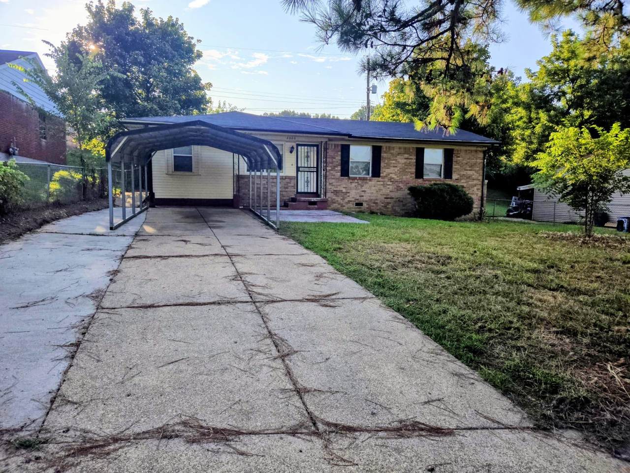 3906 Hammett Dr - Photo 1