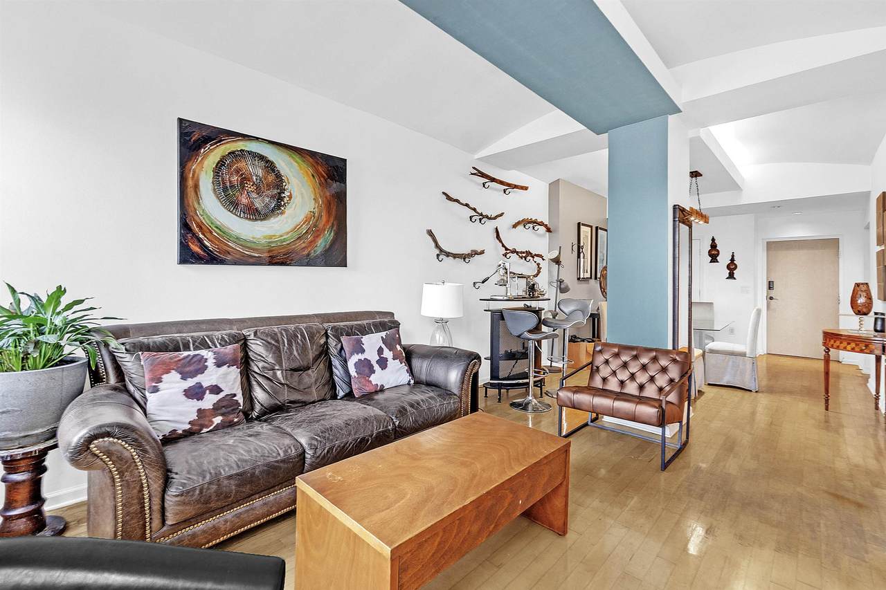 66 Monroe Ave - Photo 1