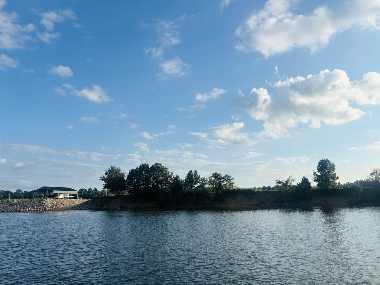 https://bt-photos.global.ssl.fastly.net/memphis/1280_boomver_1_10203466-2.jpg