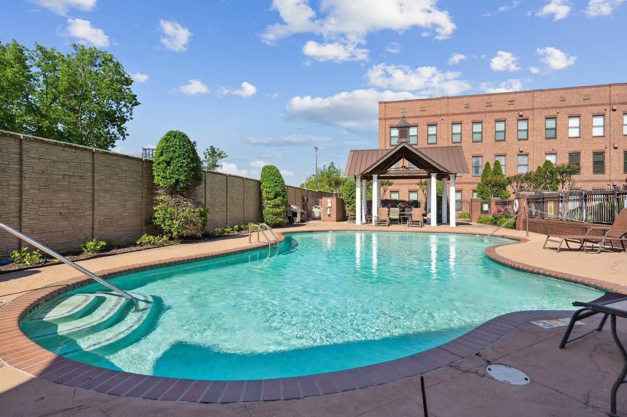 https://bt-photos.global.ssl.fastly.net/memphis/1280_boomver_1_10204335-2.jpg