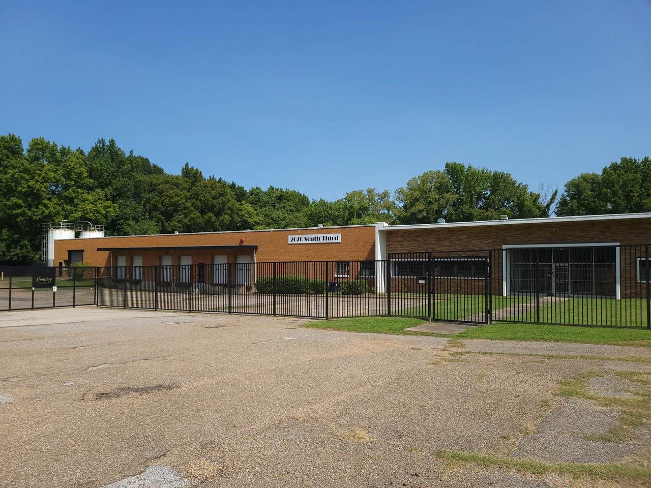 2070 Third St - Photo 1