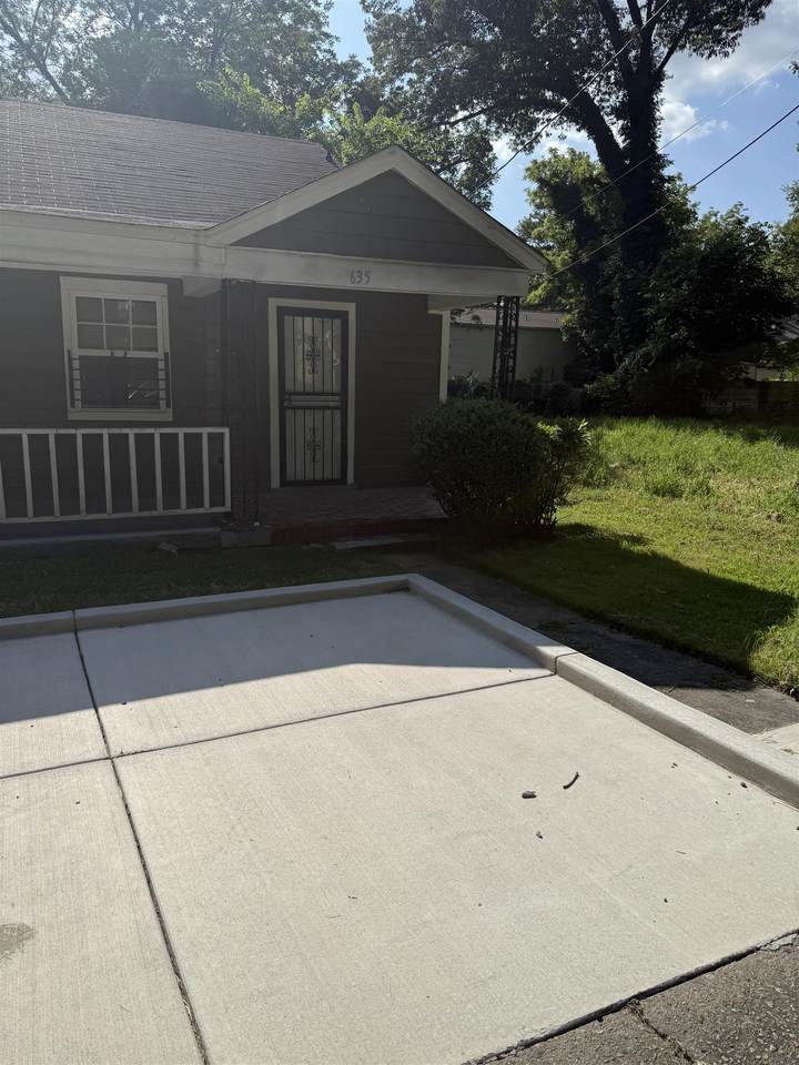 635 Prescott Rd - Photo 1