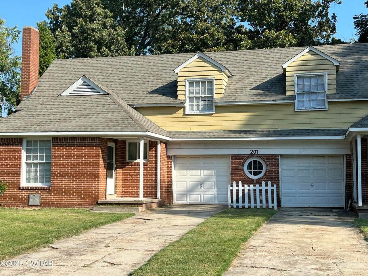 201 Morningside Dr - Photo 1