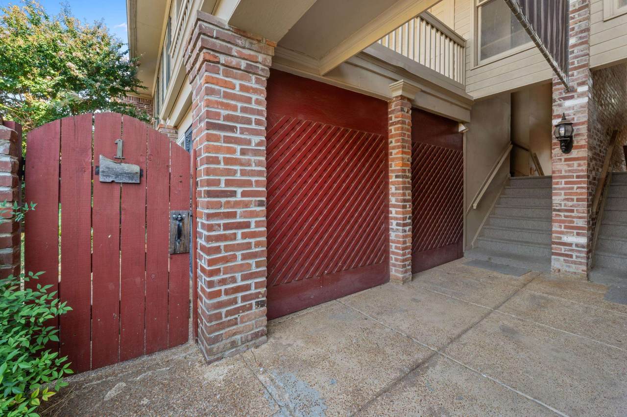 1220 Chamberlain Dr - Photo 1