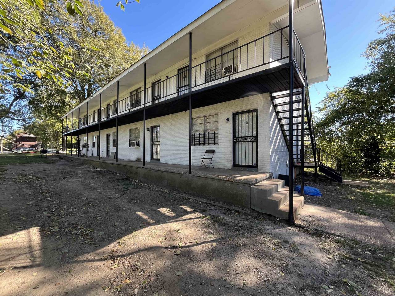 1025 Wellington St - Photo 1