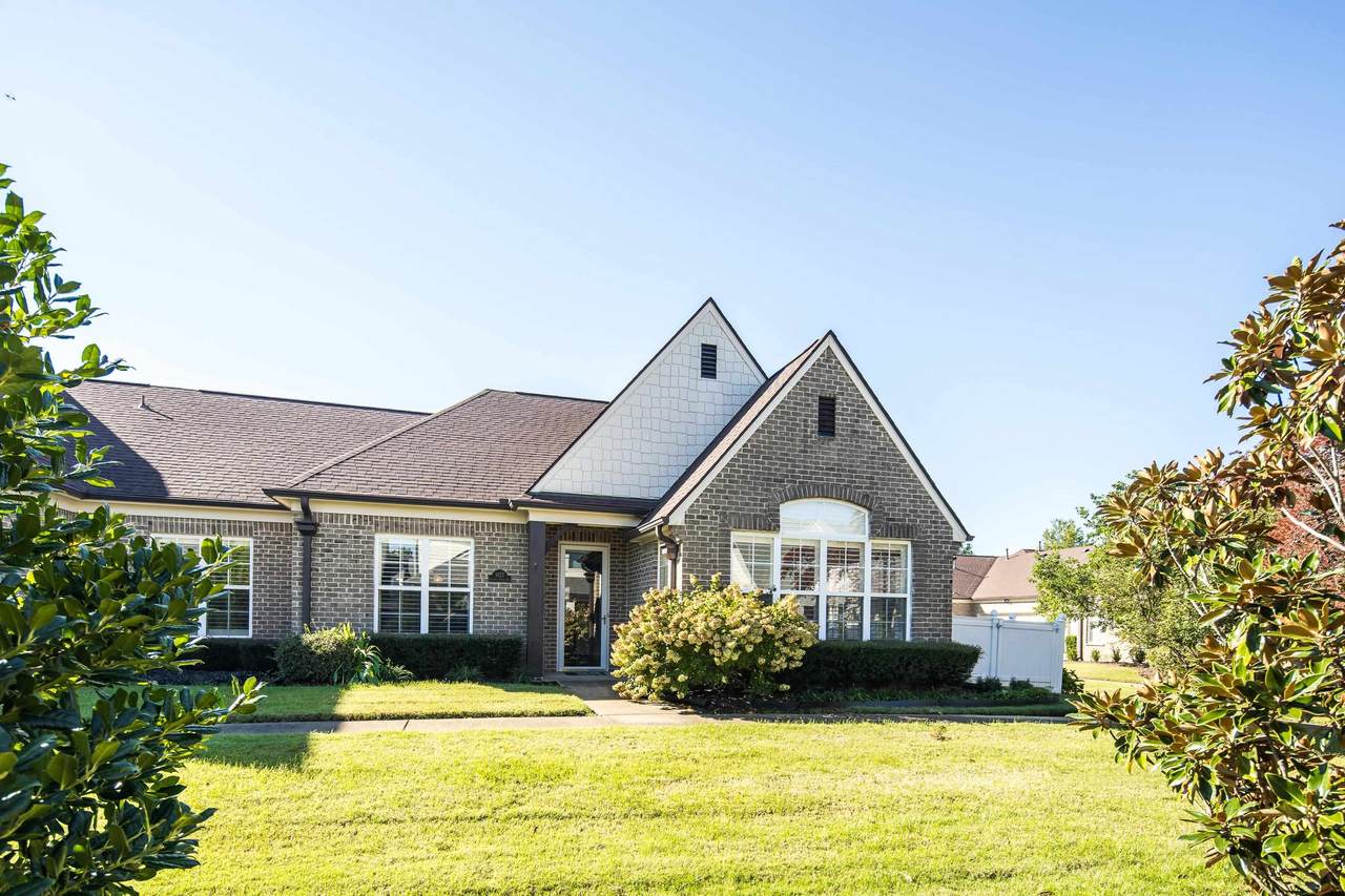 1422 Calumet Farms Dr - Photo 1