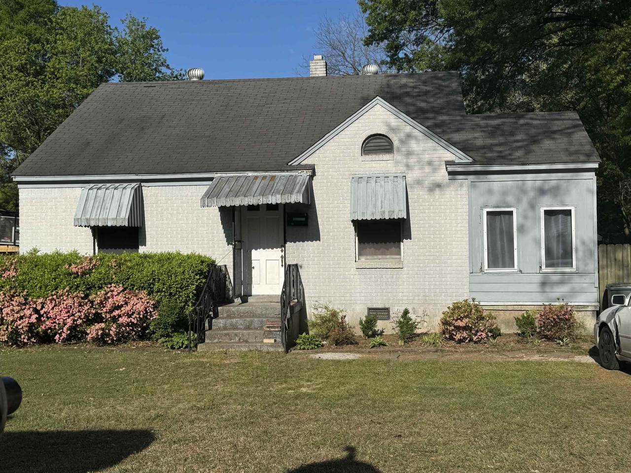 1345 Maria St - Photo 1