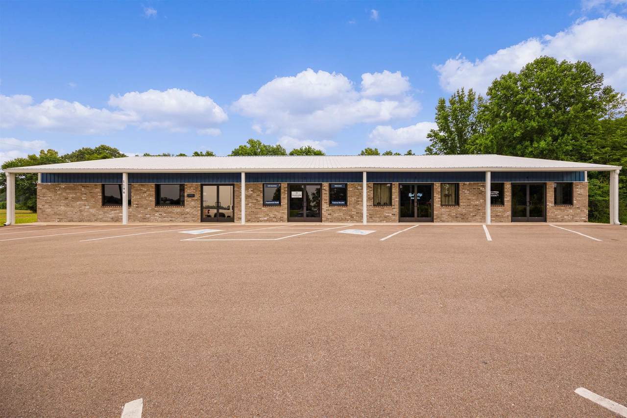 1196 Mulberry Ave - Photo 1