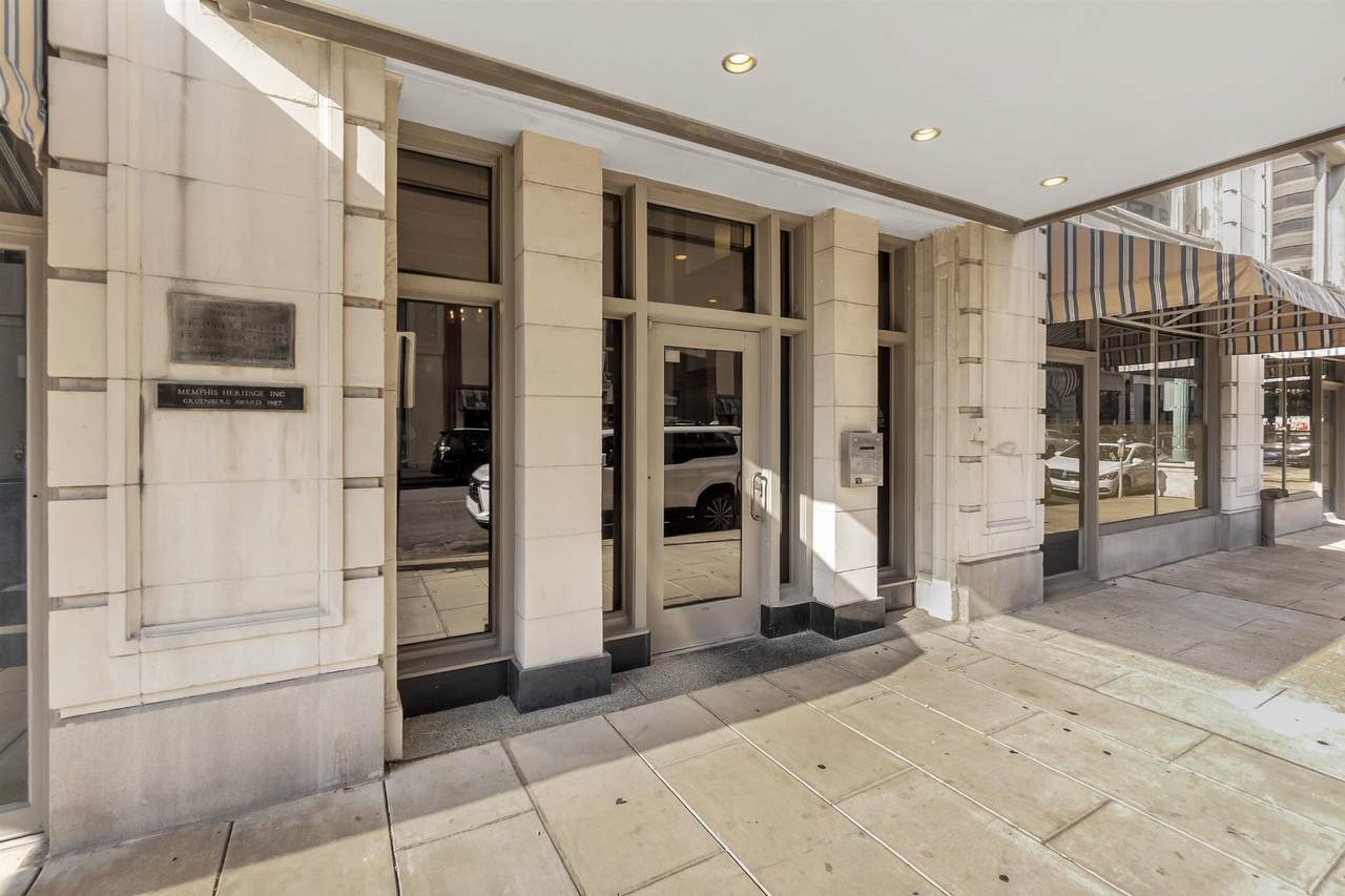 66 Monroe Ave - Photo 1