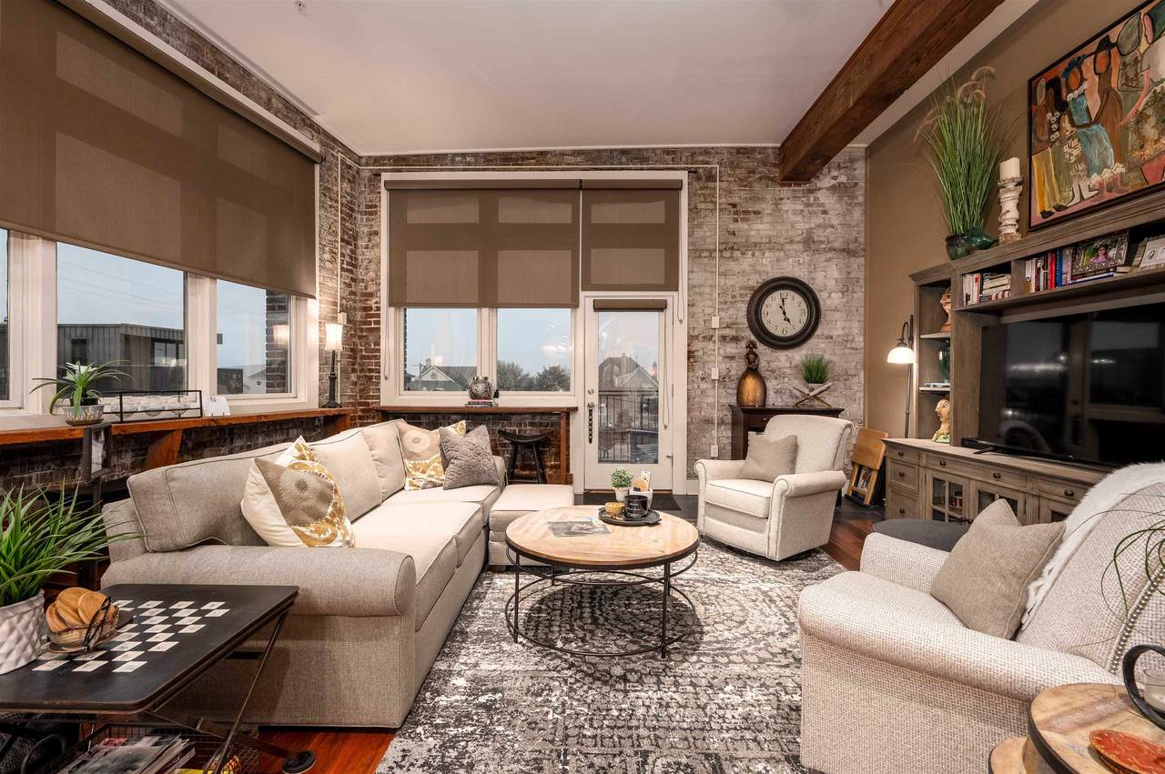 435 Front St - Photo 1