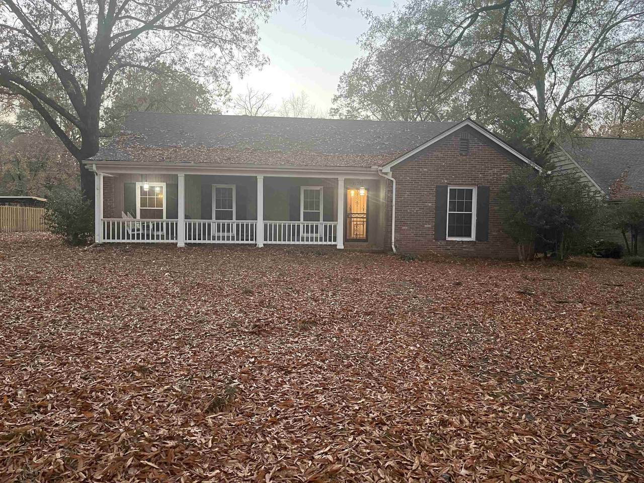 1723 Brookside Dr - Photo 1