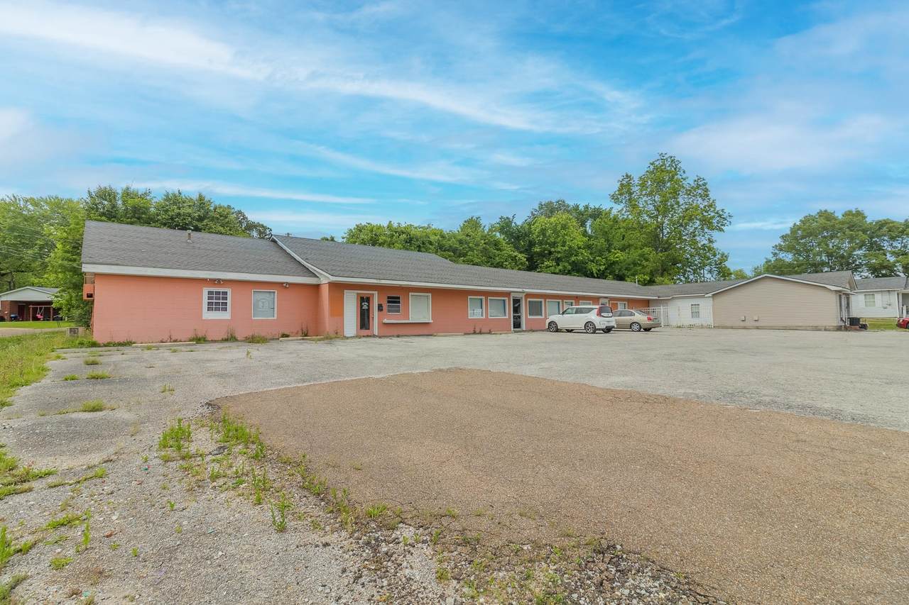 1125 College St - Photo 1