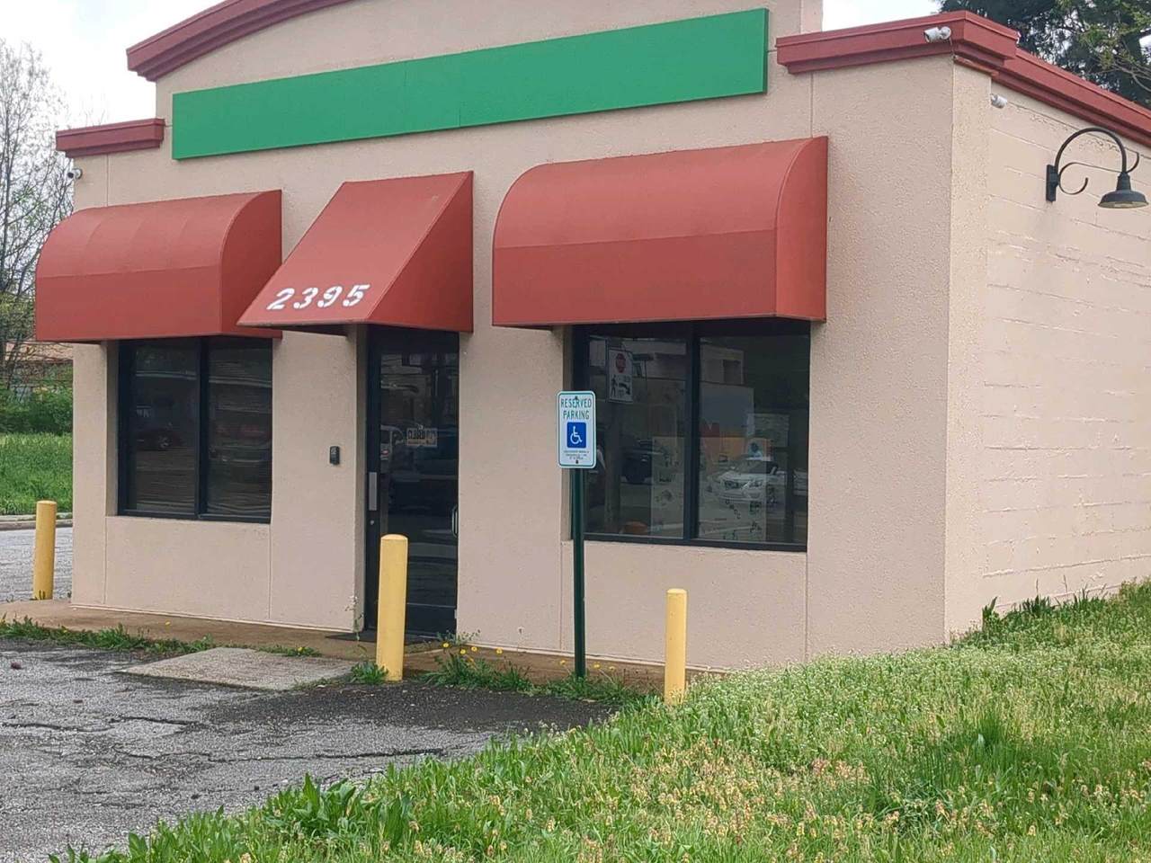 2389 Park Ave - Photo 1