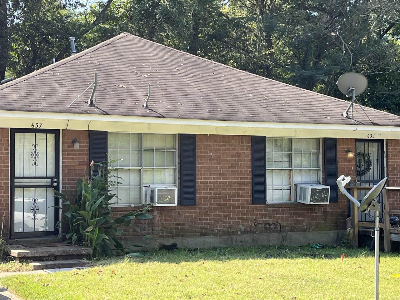 635 Mcwhirter Ave - Photo 1