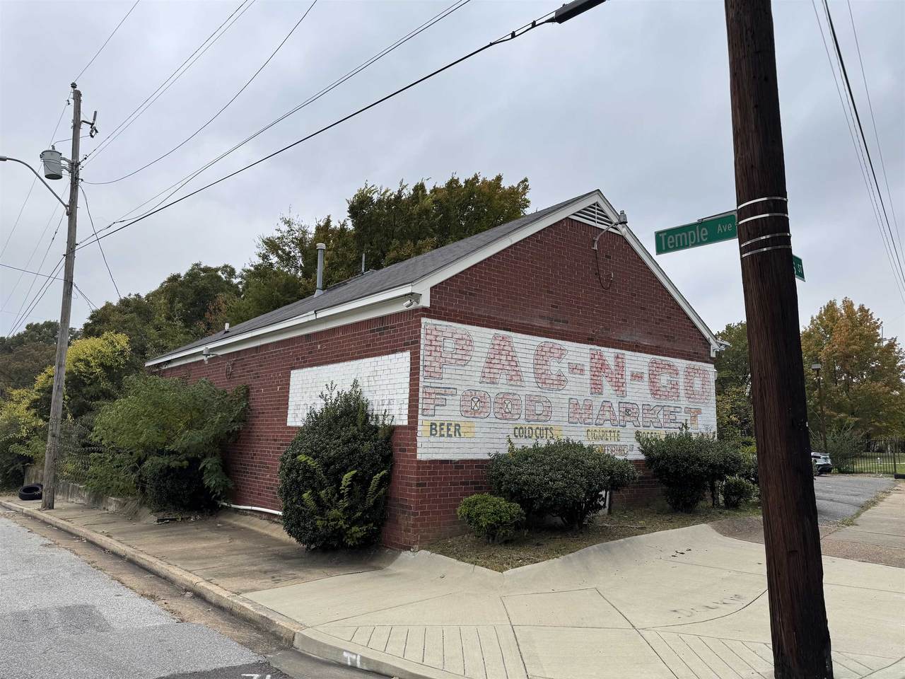 2095 Kansas St - Photo 1