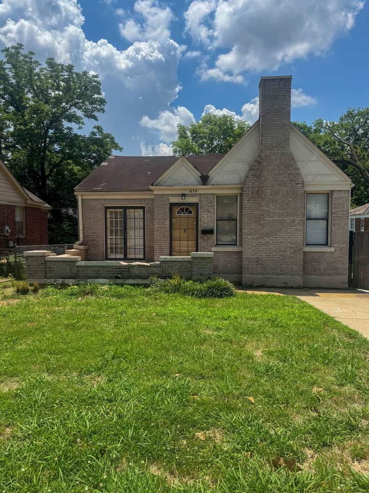 1659 Jackson Ave - Photo 1