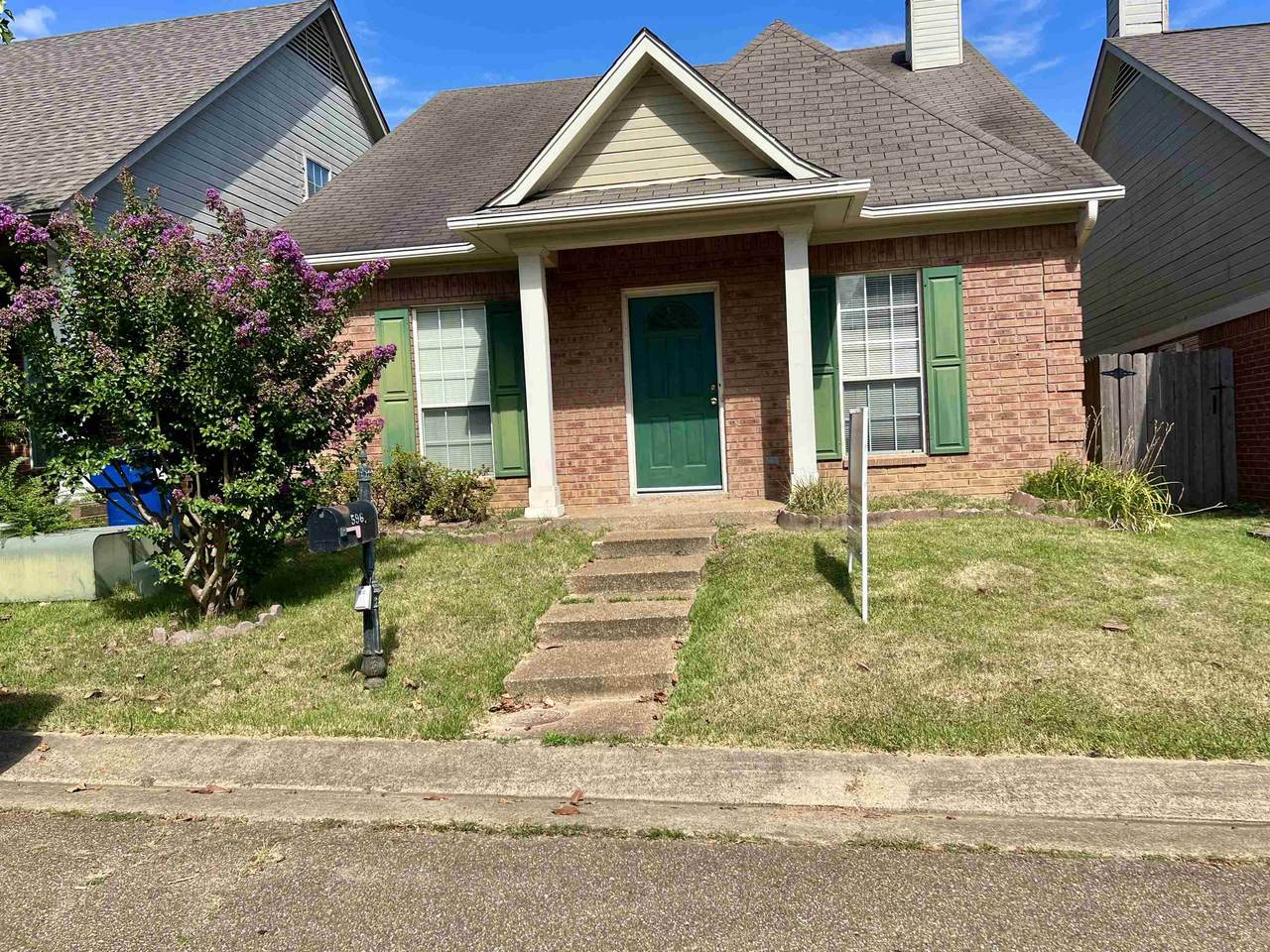 596 Ashley Glen Cir - Photo 1