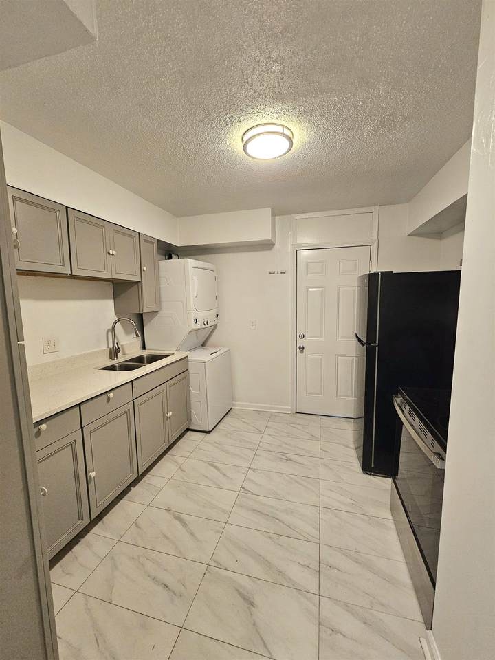 151 Belvedere Blvd - Photo 1