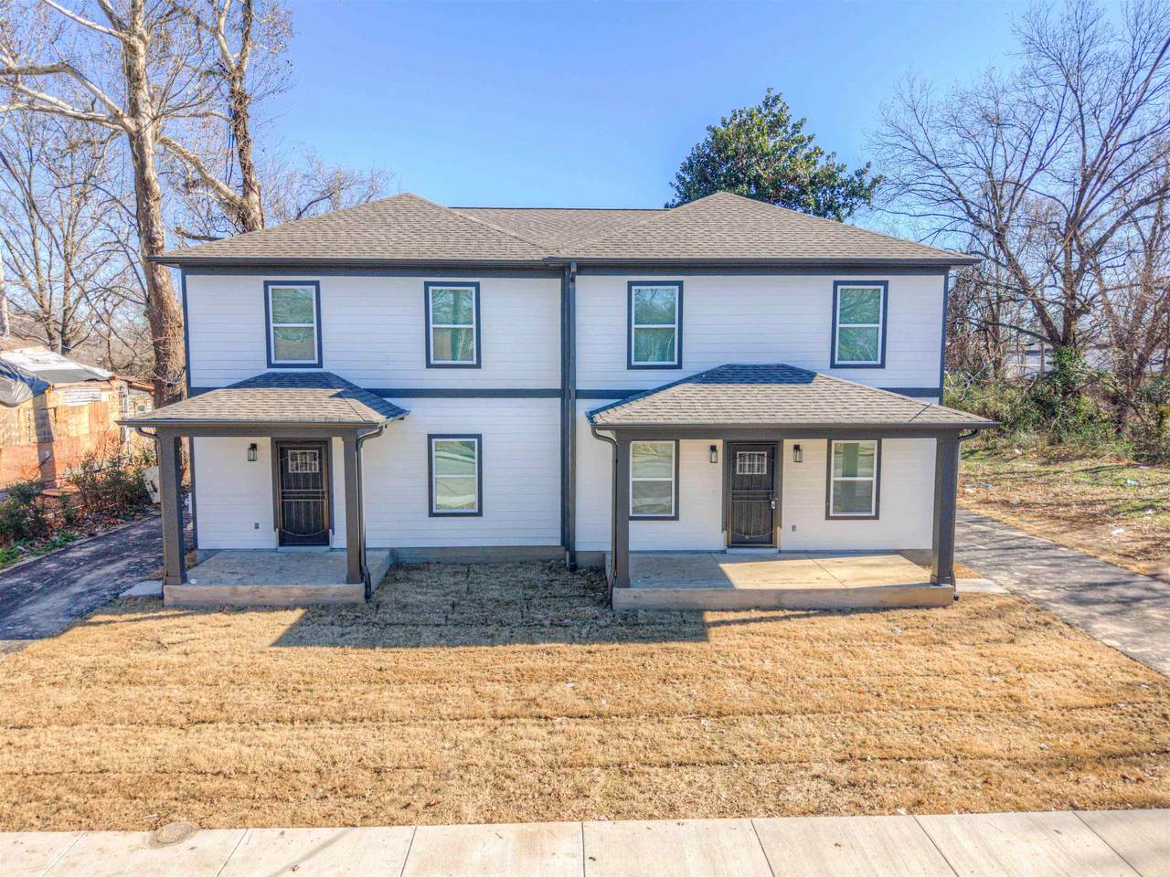 652 Ayers St - Photo 1