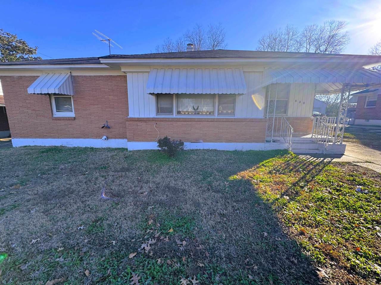 830 Stratford Rd - Photo 1