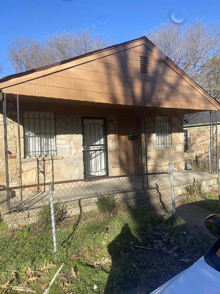 258 Silverage Ave - Photo 1