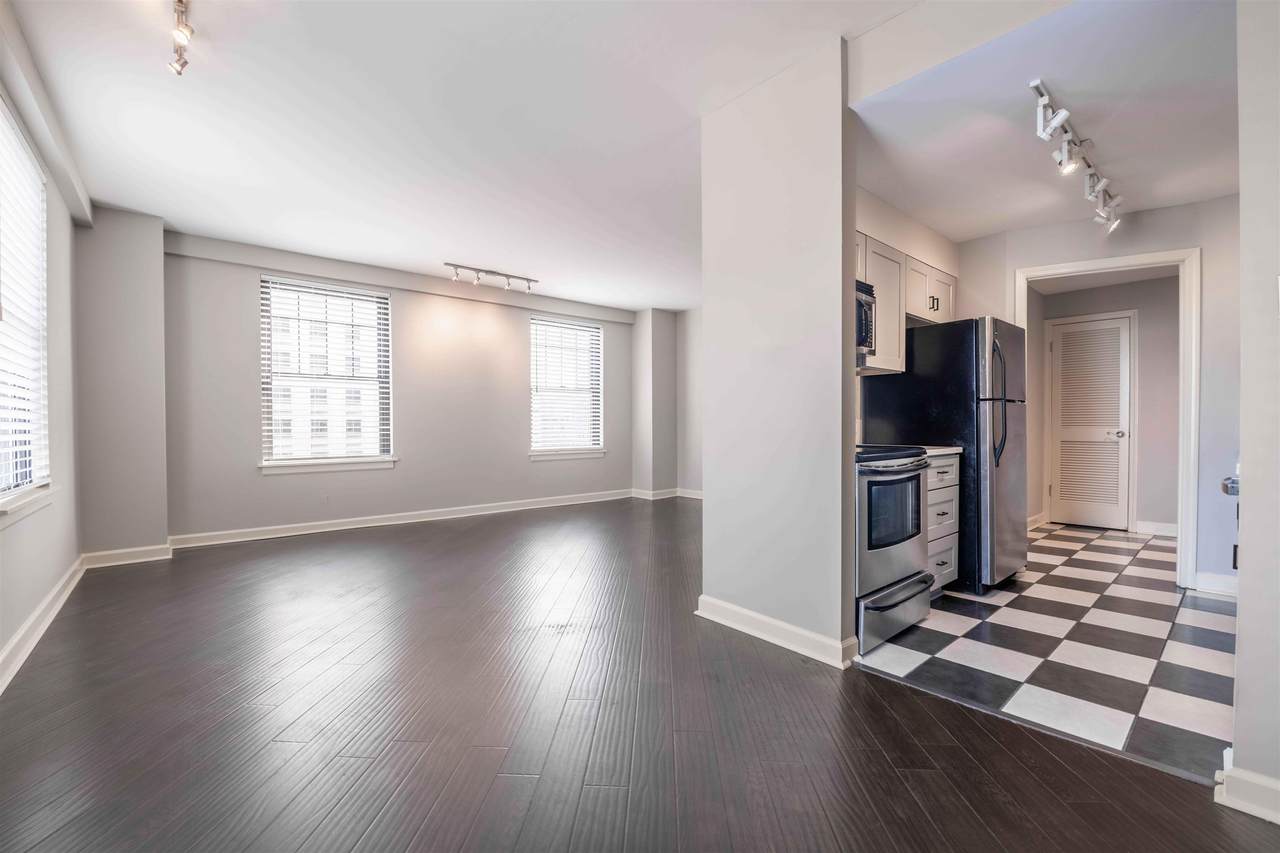 109 Main St - Photo 1
