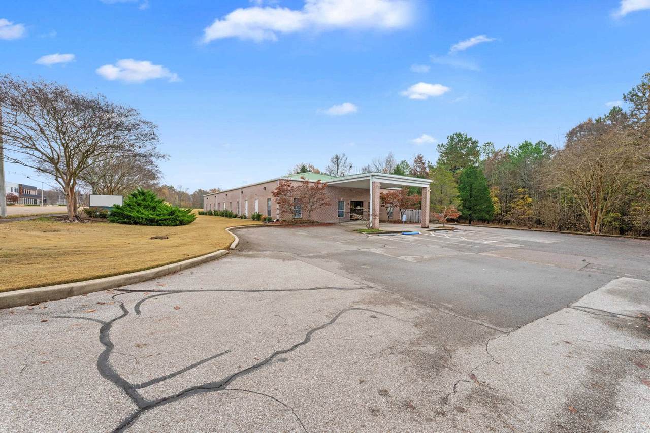 8045 Brother Blvd - Photo 1