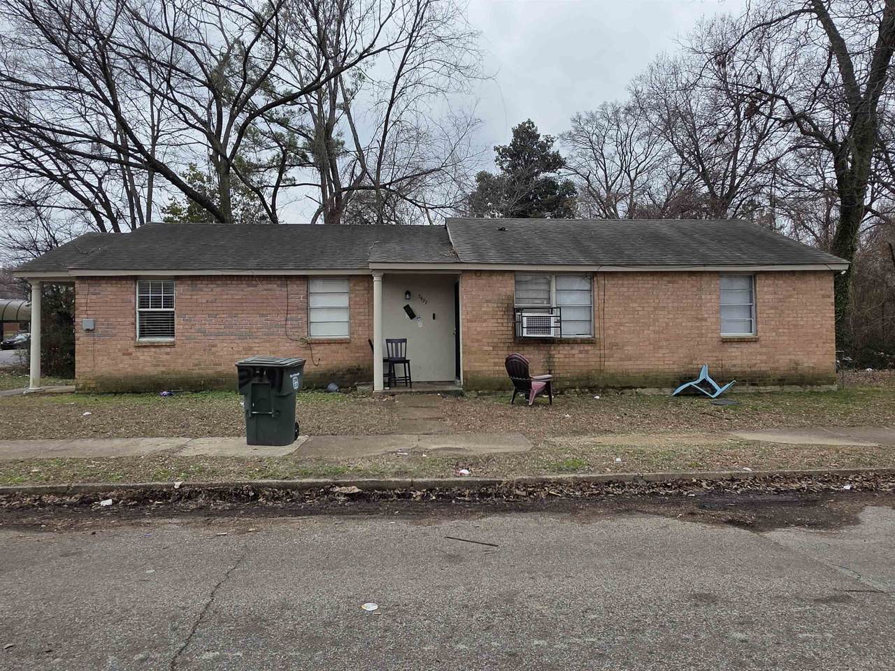 961 Highland St - Photo 1