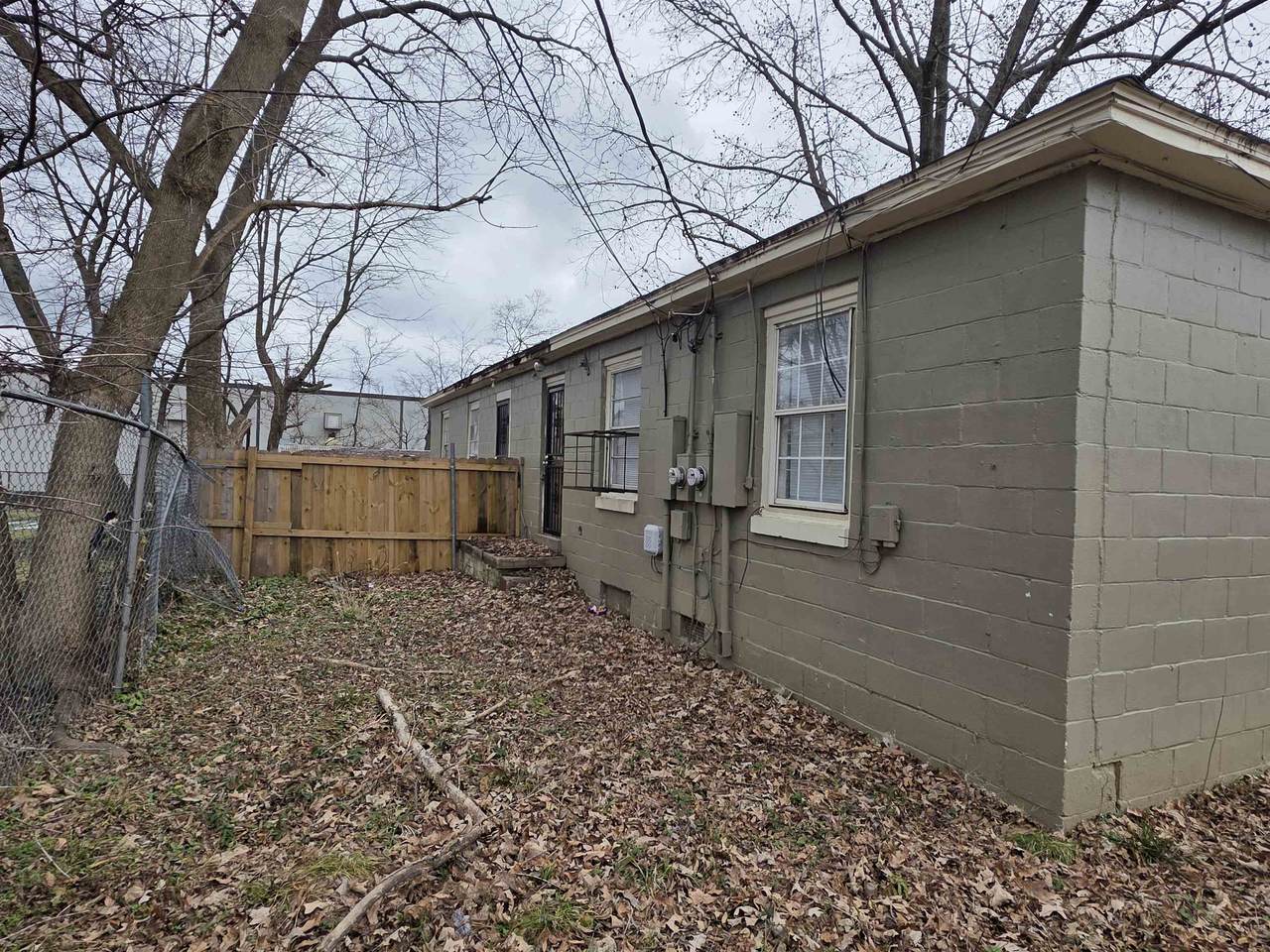 https://bt-photos.global.ssl.fastly.net/memphis/1280_boomver_1_10214849-2.jpg