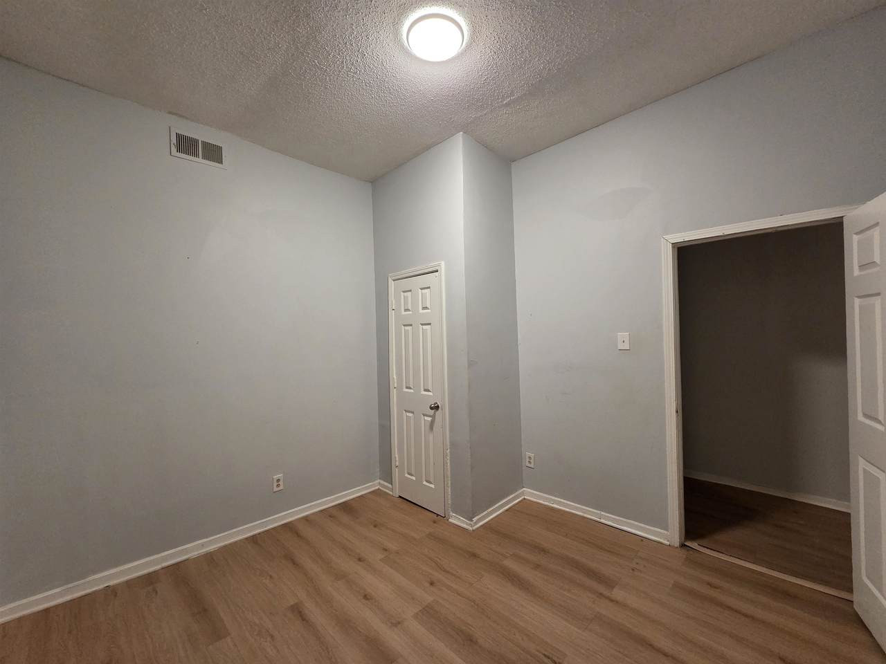 https://bt-photos.global.ssl.fastly.net/memphis/1280_boomver_1_10215018-2.jpg