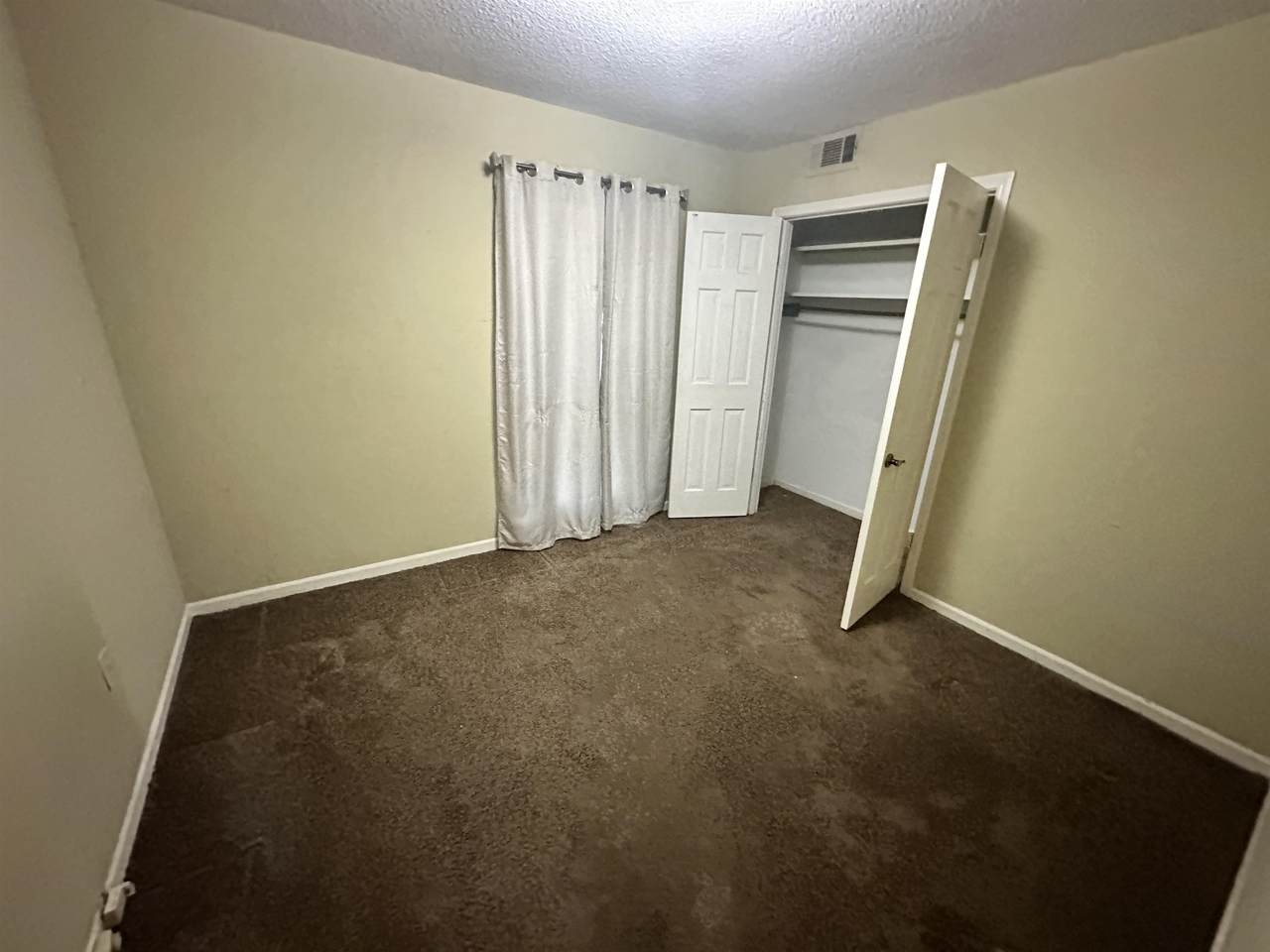 https://bt-photos.global.ssl.fastly.net/memphis/1280_boomver_1_10215391-2.jpg