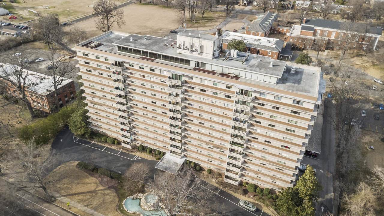 1960 Parkway Ave - Photo 1