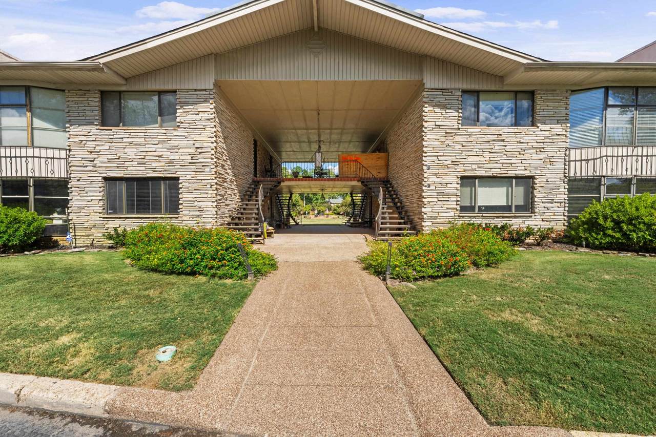 4400 Poplar Ave - Photo 1