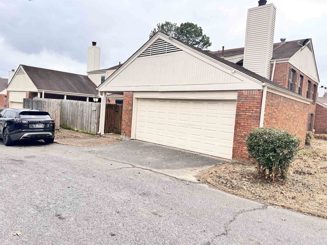 3647 Northcliffe Dr - Photo 1