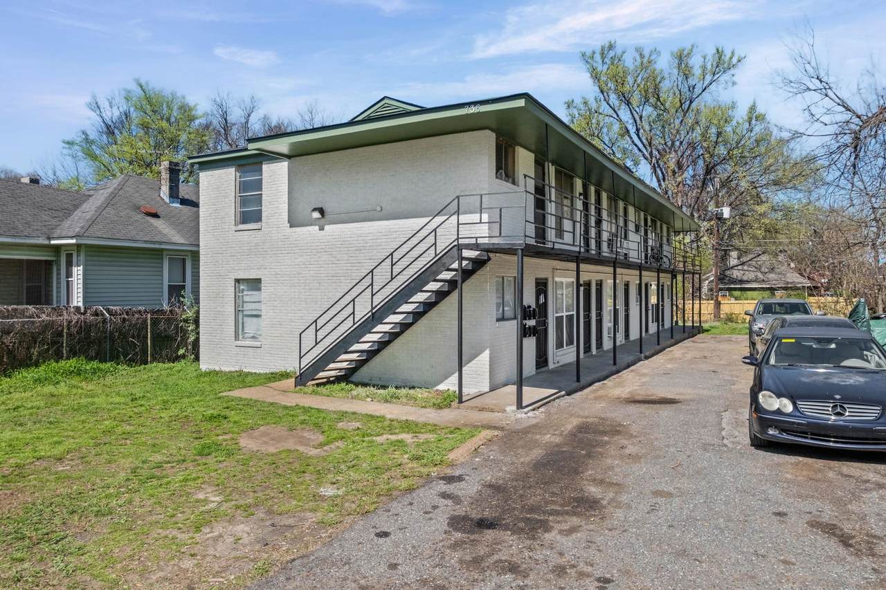 736 Richmond Ave - Photo 1