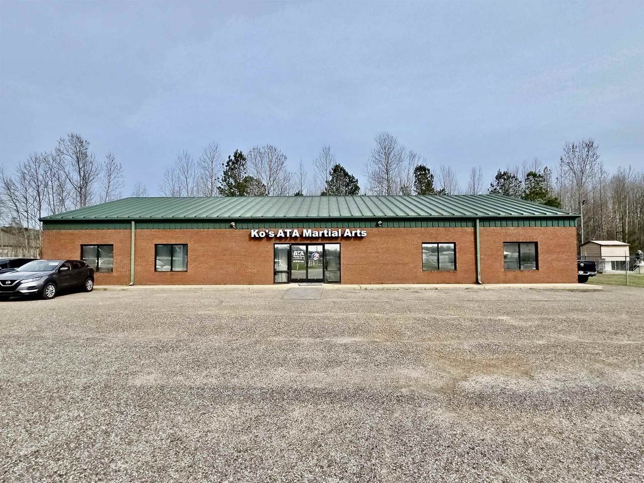 100 Commercial Dr - Photo 1