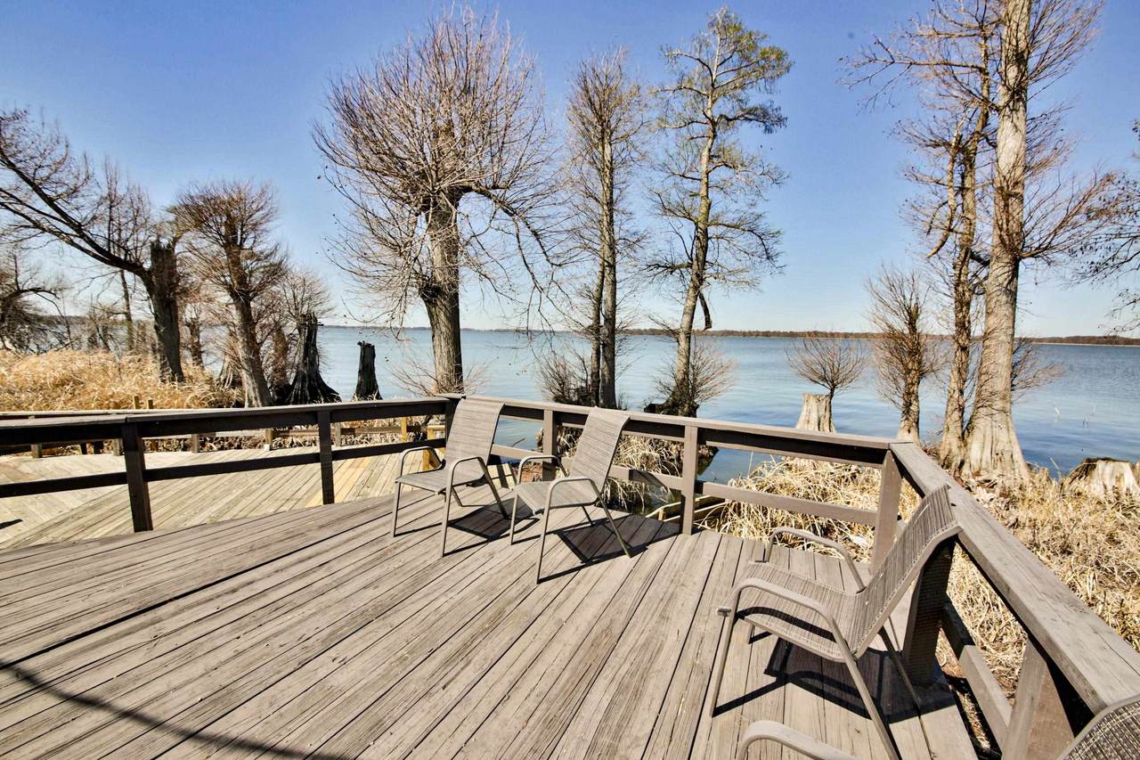1225 Lake Dr - Photo 1