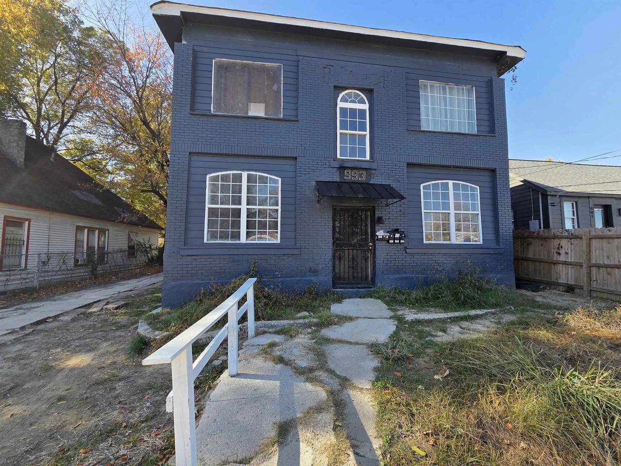 993 Oakview St - Photo 1
