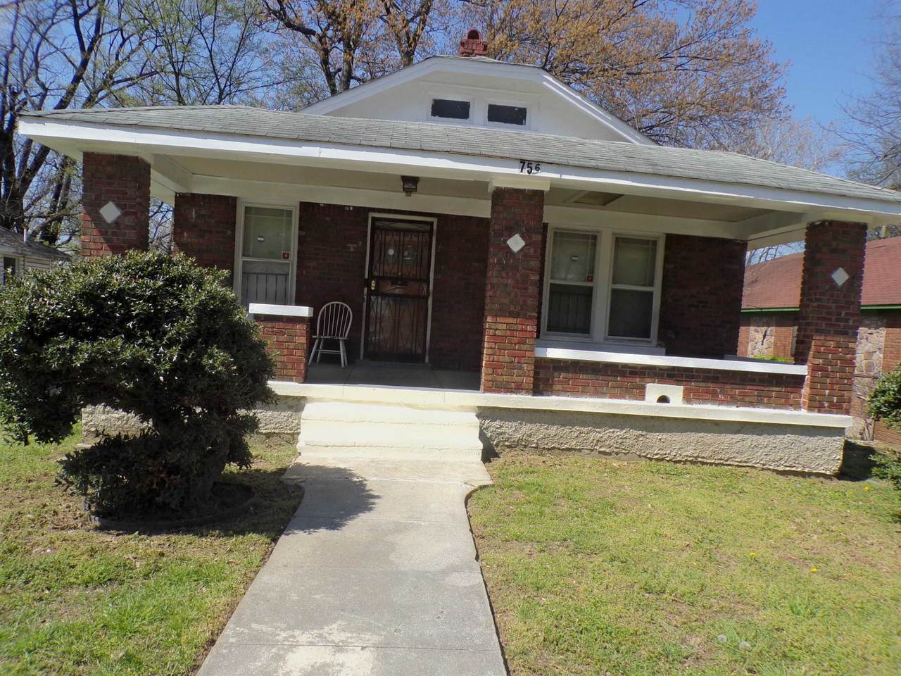 756 Parkway St - Photo 1