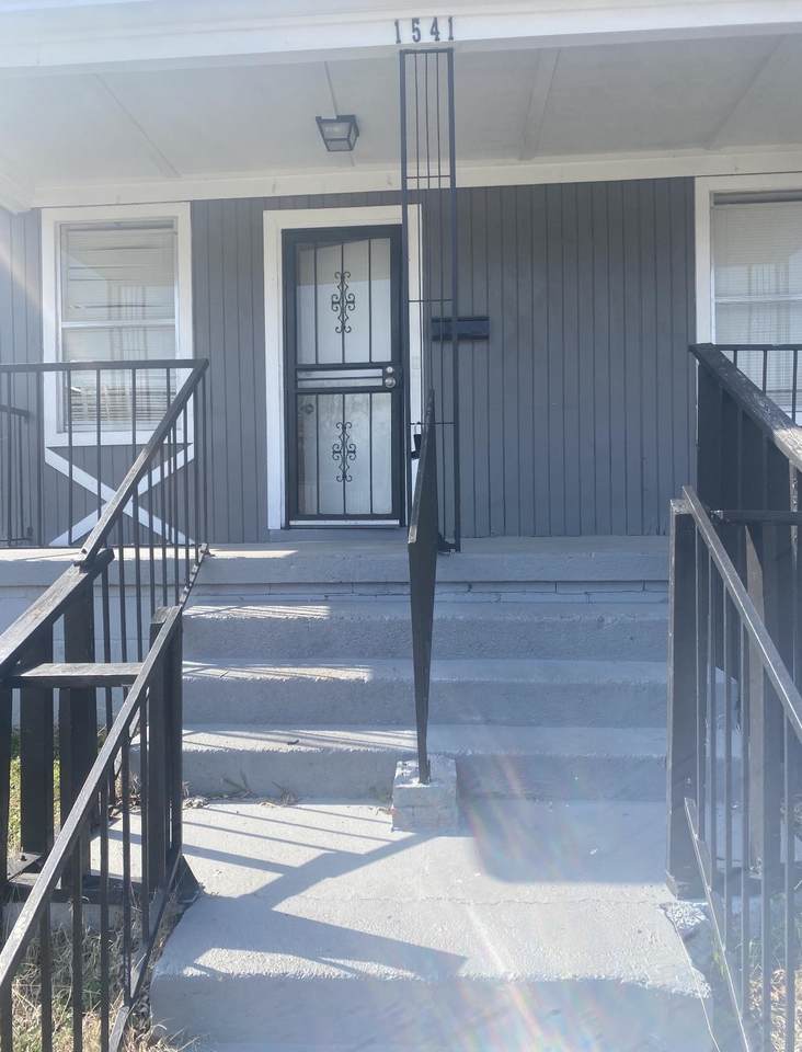 1541 Patton St - Photo 1