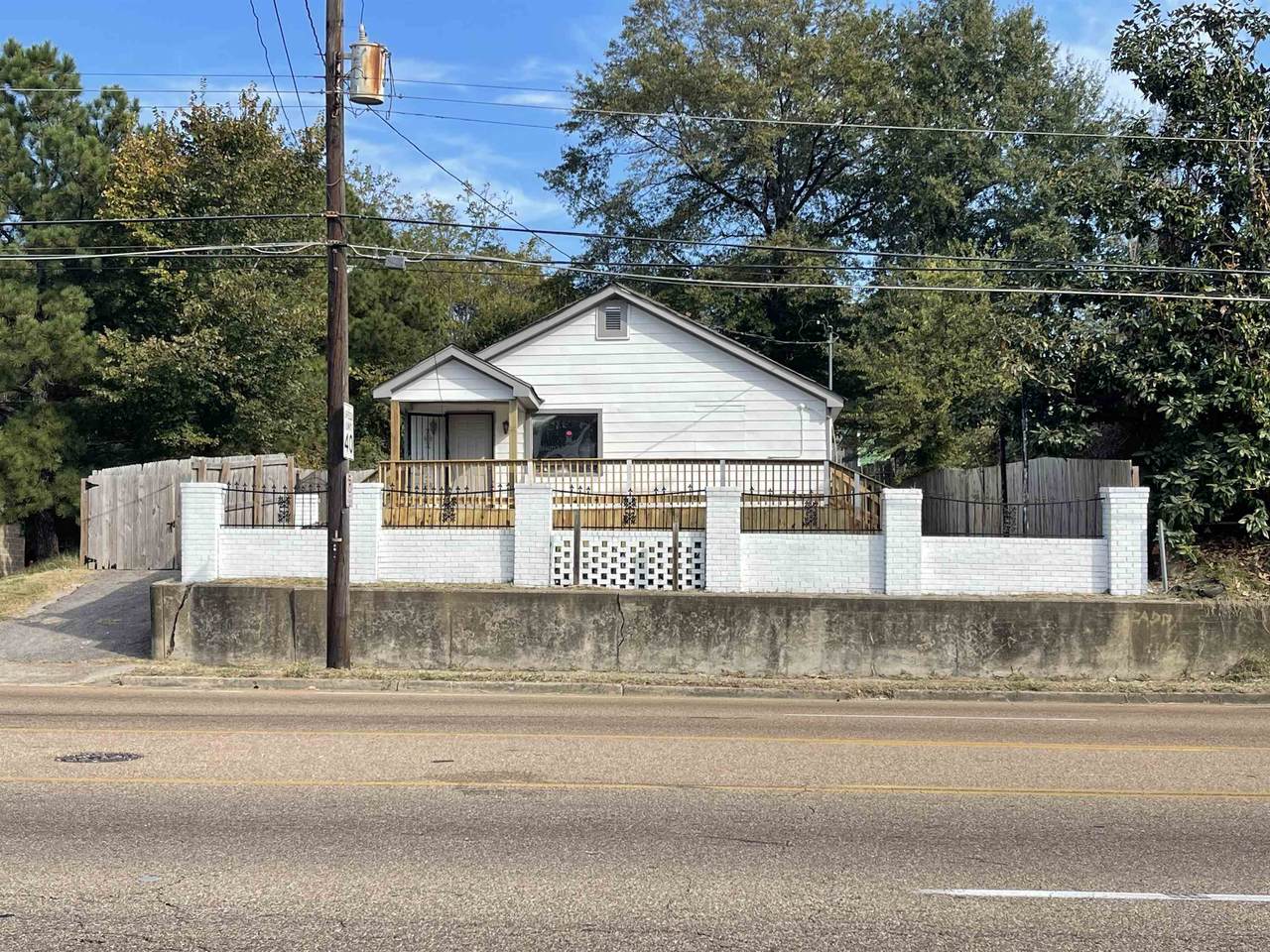 3240 Watkins St - Photo 1