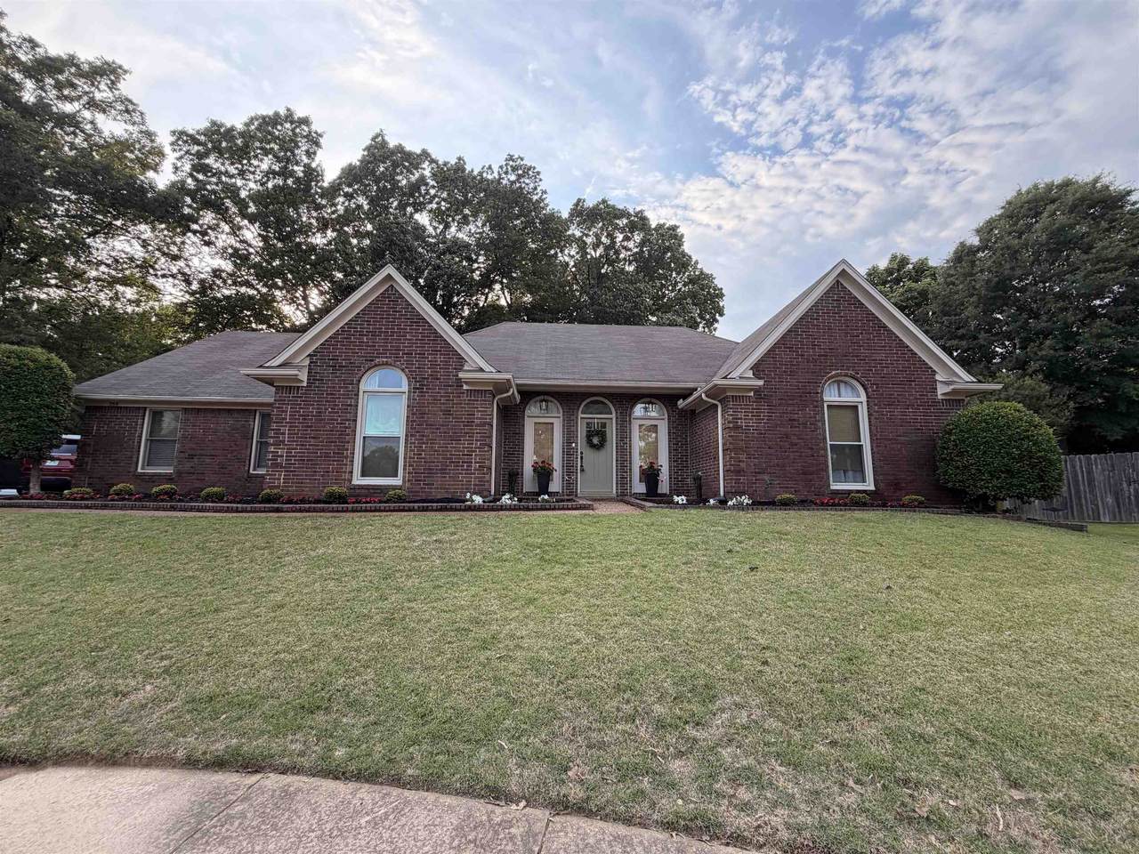 https://bt-photos.global.ssl.fastly.net/memphis/1280_boomver_1_10219129-2.jpg