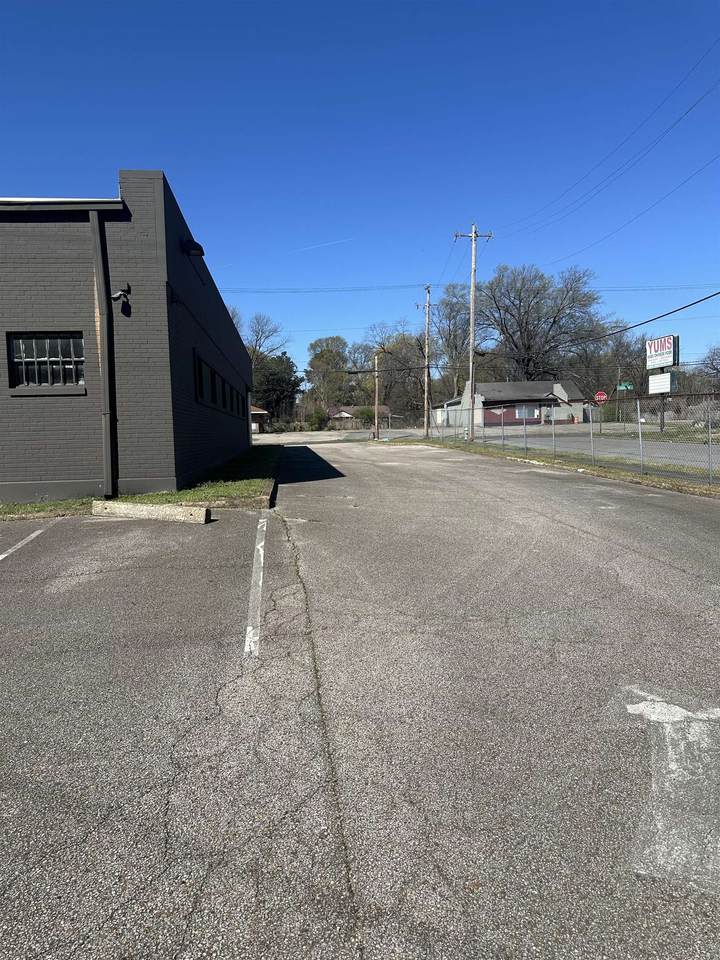 https://bt-photos.global.ssl.fastly.net/memphis/1280_boomver_1_10219470-2.jpg