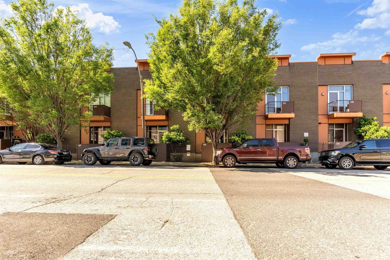 437 Monroe Ave - Photo 1