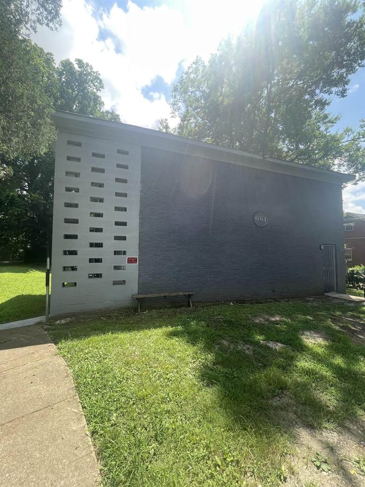 https://bt-photos.global.ssl.fastly.net/memphis/1280_boomver_1_10220613-2.jpg